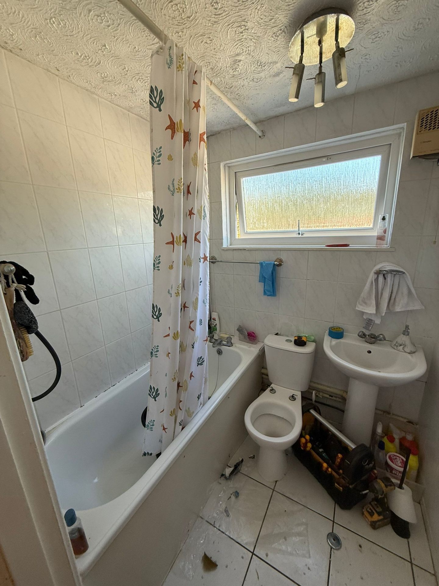 Old family bathroom before renovation